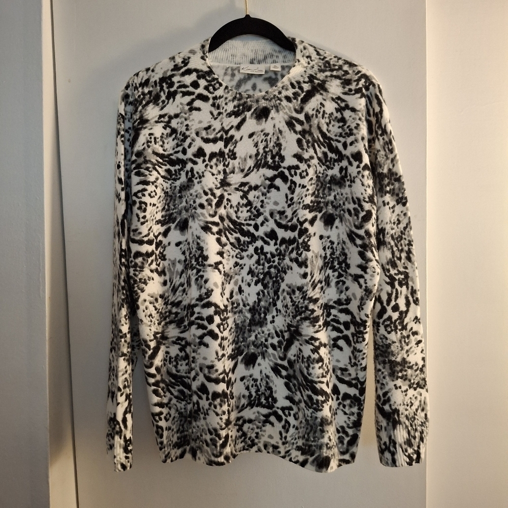 Kim Rogers Women's Black and White Patterned Sweater